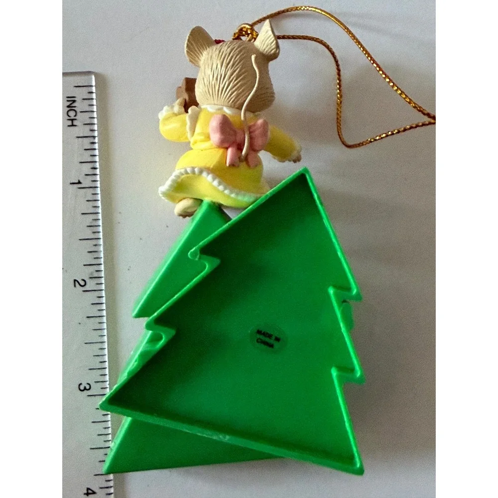 Enesco Christmas Mouse Ornament Yellow Dress Holding Star Tree Season's Greeting